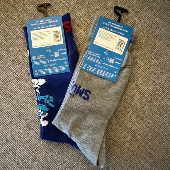 Smurfs socks.  Fits Men’s shoe size 7-12 US 2 pair.  Papa Smurf novelty - Picture 4 of 6